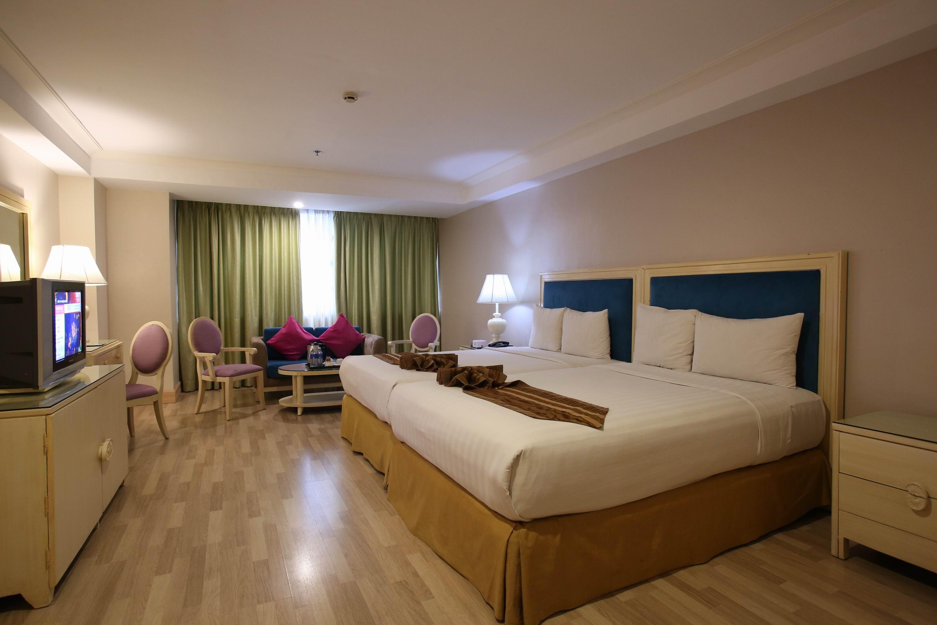 Crown Regency Hotel & Towers Cebu Екстер'єр фото