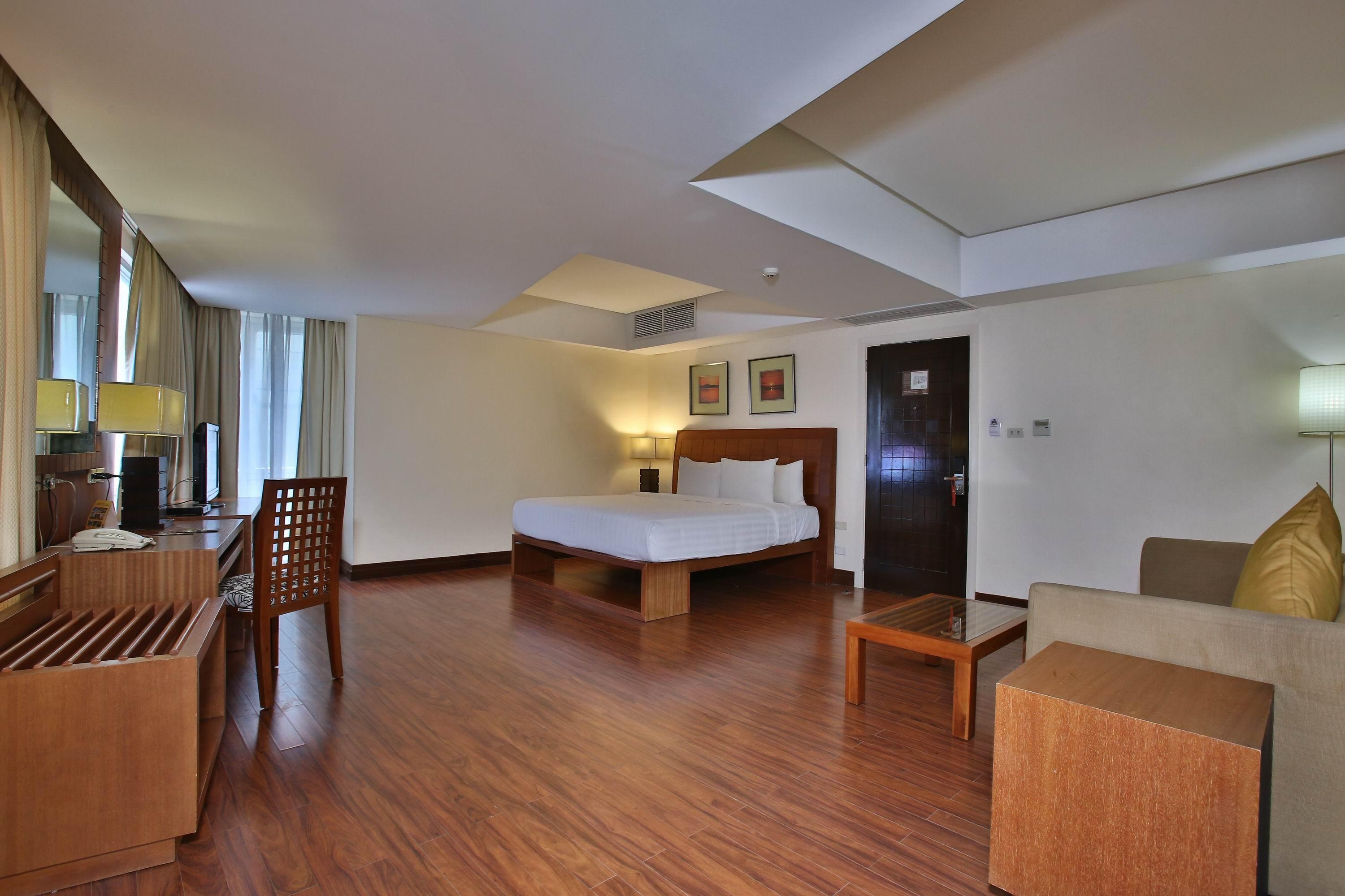Crown Regency Hotel & Towers Cebu Екстер'єр фото