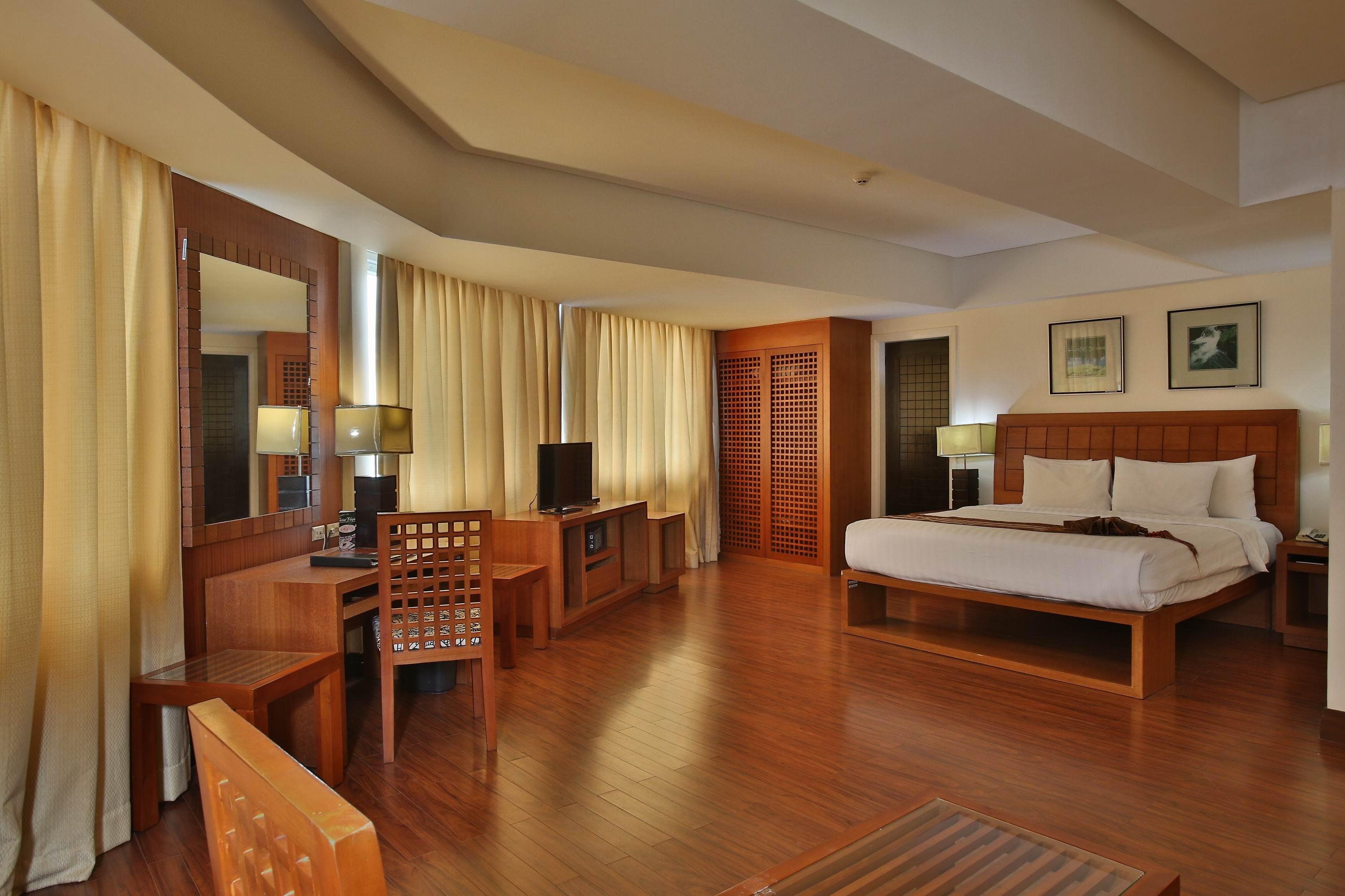 Crown Regency Hotel & Towers Cebu Екстер'єр фото