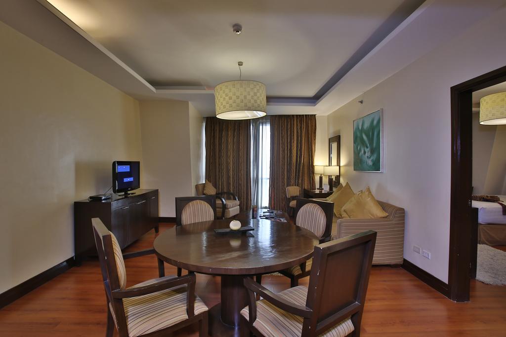 Crown Regency Hotel & Towers Cebu Екстер'єр фото